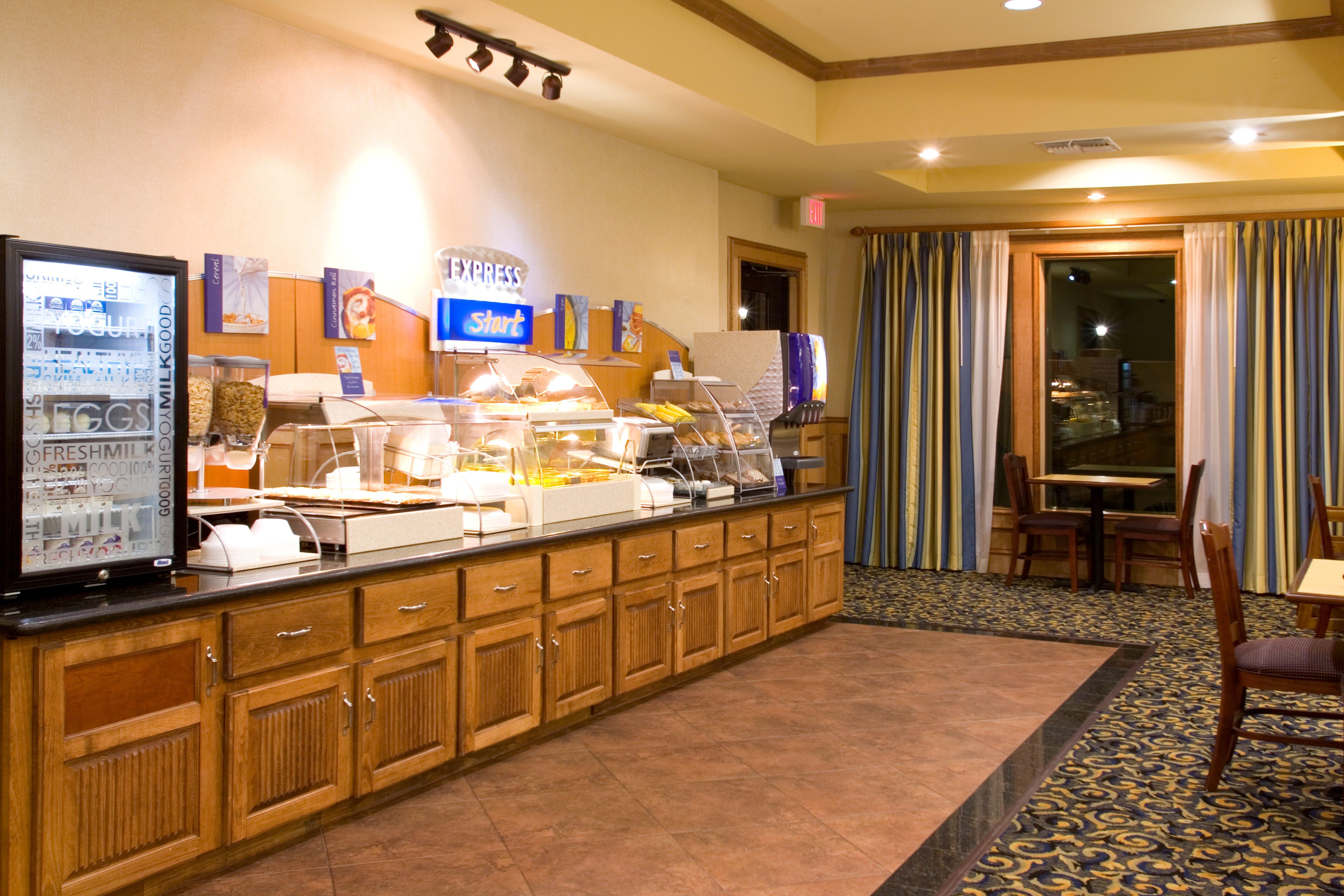 Holiday Inn Express & Suites - Jourdanton-Pleasanton By Ihg Exterior foto